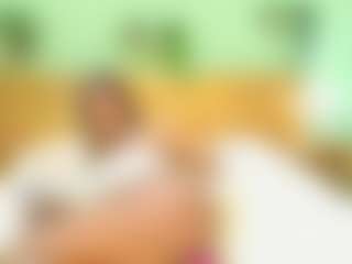 indiramoreau's Live Sex Cam Show