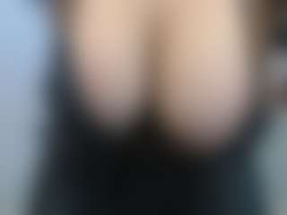 Live cam show with Isla-Ch - Shaved Pussy Curvy on Camsoda