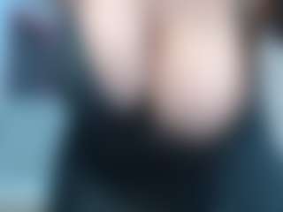 Live cam show with Isla-Ch - College on Camsoda
