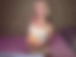 LaraKonzen's Live Sex Cam Show