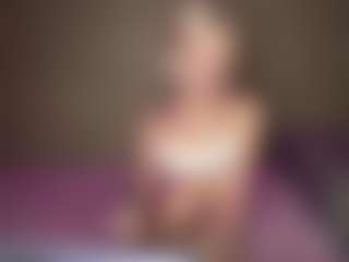 LaraKonzen's Live Sex Cam Show