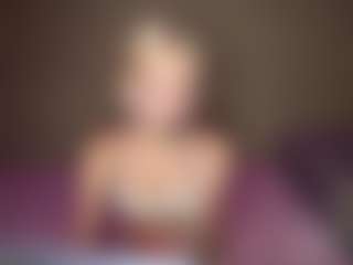 LaraKonzen's Live Sex Cam Show