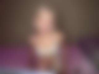 LaraKonzen's Live Sex Cam Show