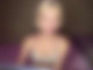 LaraKonzen's Live Sex Cam Show