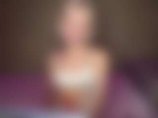 LaraKonzen's Live Sex Cam Show