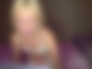 LaraKonzen's Live Sex Cam Show