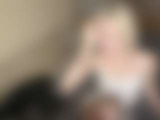 LaraKonzen's Live Sex Cam Show