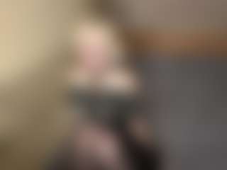 LaraKonzen's Live Sex Cam Show