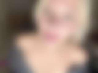 Live cam show with LaraKonzen - Tittyfuck on CamSodaAdn