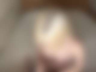 Live cam show with LaraKonzen - Petite Teen (18+) on Dolls Live