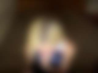 Live cam show with LaraKonzen - Genital Piercings on Camming Site