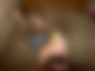 Live cam show with LaraKonzen - Thin on WildCum