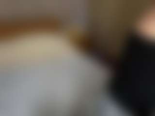 Live cam show with LaraKonzen - Flashing on Hubzter Live