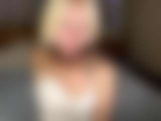 LaraKonzen's Live Sex Cam Show