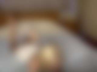 Live cam show with LaraKonzen - Petite on https://playwithruby.com