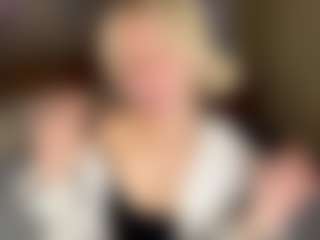 LaraKonzen's Live Sex Cam Show