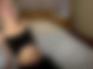 Live cam show with LaraKonzen - Blonde Hair HD on Livezox
