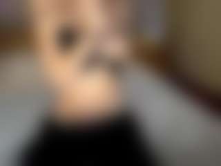 Live cam show with LaraKonzen - Brown Eyes Blonde Hair on Latina Girls