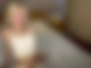 Live cam show with LaraKonzen - Squirt Teen (18+) on CamClone