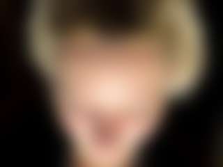 Live cam show with LaraKonzen - Blonde Hair College on xDating