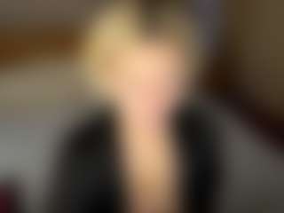 Live cam show with LaraKonzen - Lean on Camsoda