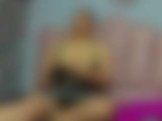 Live cam show with SerenaWilde - Handjob on Camsoda