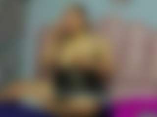Live cam show with SerenaWilde - Bull on Camsoda