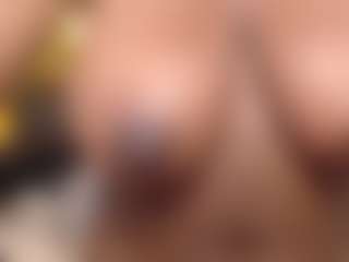 SWEETBIGBOOBS's Live Sex Cam Show