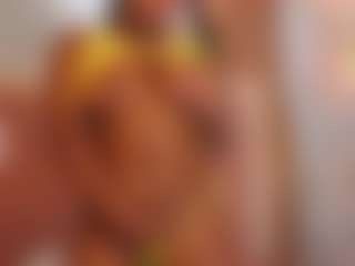 Live-Cam-Show mit SWEETBIGBOOBS - Nipple Piercings auf Camsoda