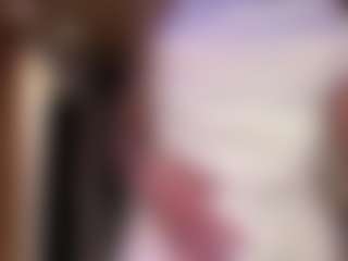 Live cam show with Lois - Public on Camsoda