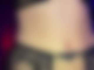 Live-camshow met Lois - Body Massage op Camsoda