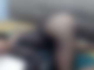 Show de cam en vivo con BlackOpelxoxo - Striptease en Camsoda