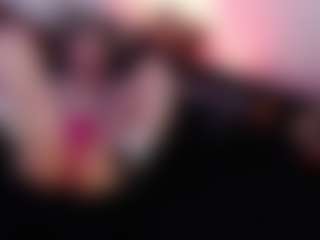 Live cam show with Chloe-Brm - Fingering on StripNow