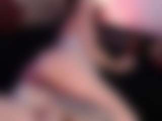 Chloe-Brm's Live Sex Cam Show