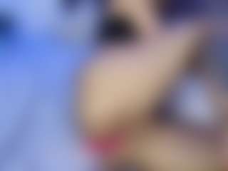 Chloe-Brm's Live Sex Cam Show