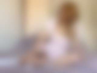 EdnaDellapina's Live Sex Cam Show