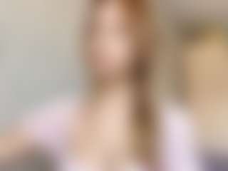 Live cam show with EdnaDellapina - Flashing on madthumbs