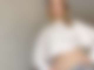 EdnaDellapina's Live Sex Cam Show