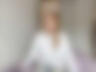 EdnaDellapina's Live Sex Cam Show