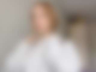 EdnaDellapina's Live Sex Cam Show
