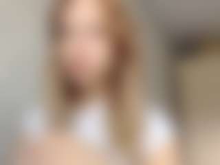 EdnaDellapina's Live Sex Cam Show