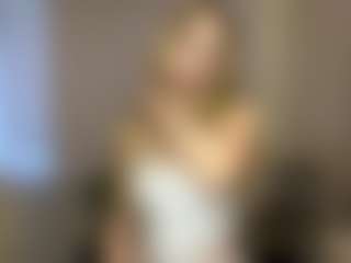Live cam show with HildegardKaesemeyer - Green Eyes on Streamer API
