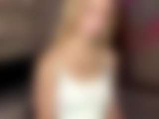Live cam show with HildegardKaesemeyer - Pornstar Public on Ass Tok