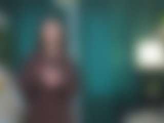 Live cam show with KarisaMaybee - Skinny on Stripli.com