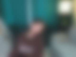 Live cam show with KarisaMaybee - Shaved Pussy Brown Hair on friskycurves.com