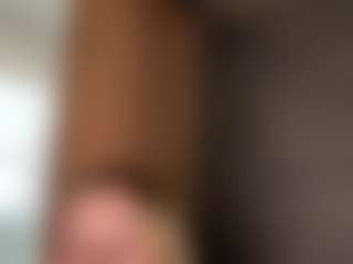 Live cam show with MaxieBevil - Sexy on xxxlivecams.org