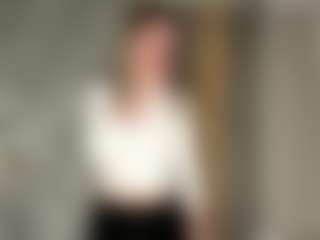 Live cam show with MaxieBevil - Normal on SpunkLive