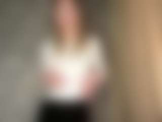 MaxieBevil's Live Sex Cam Show