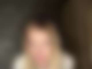 MaxieBevil's Live Sex Cam Show