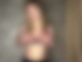 MaxieBevil's Live Sex Cam Show
